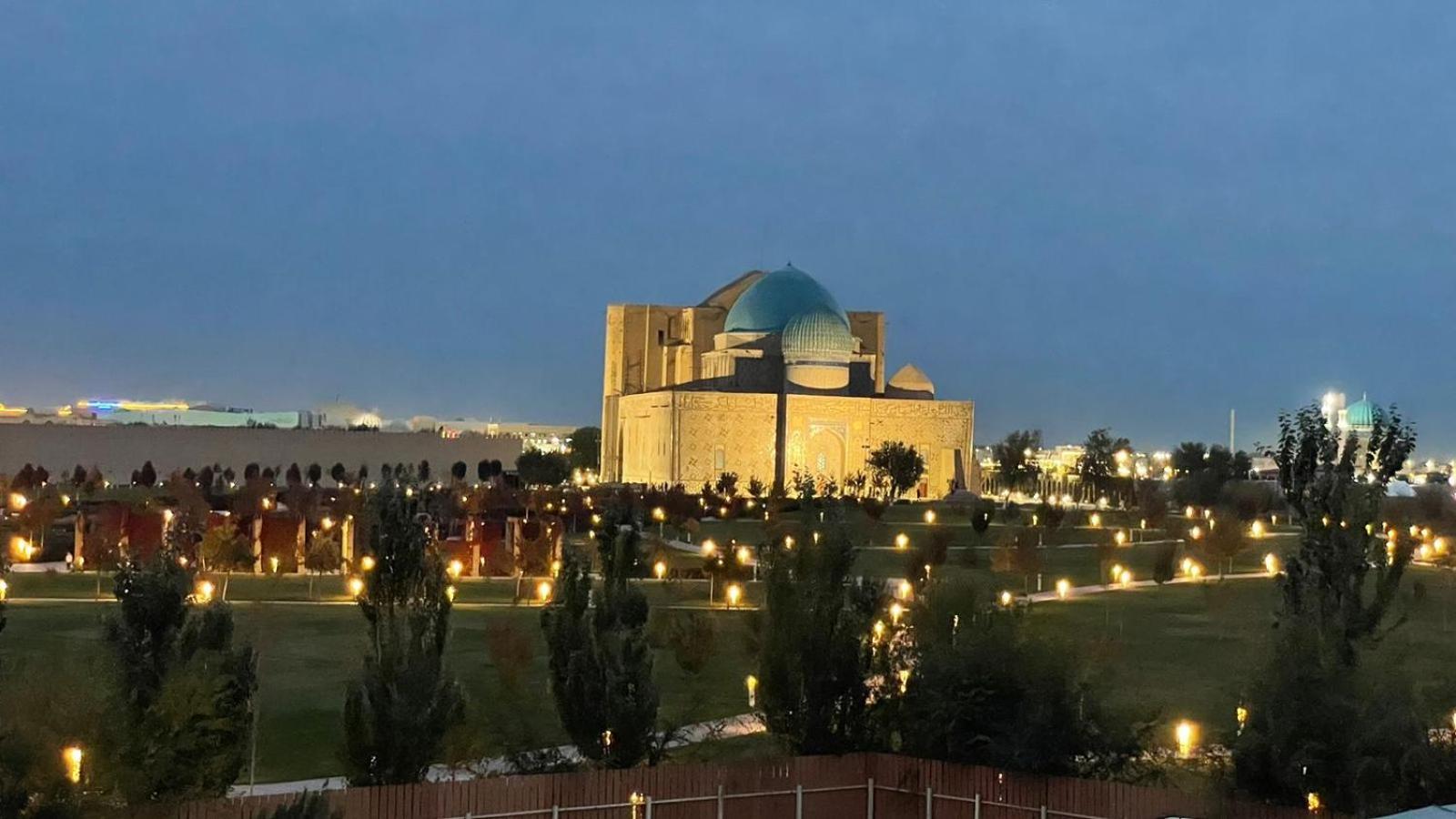 Yassy Hotel, Turkistan 外观 照片