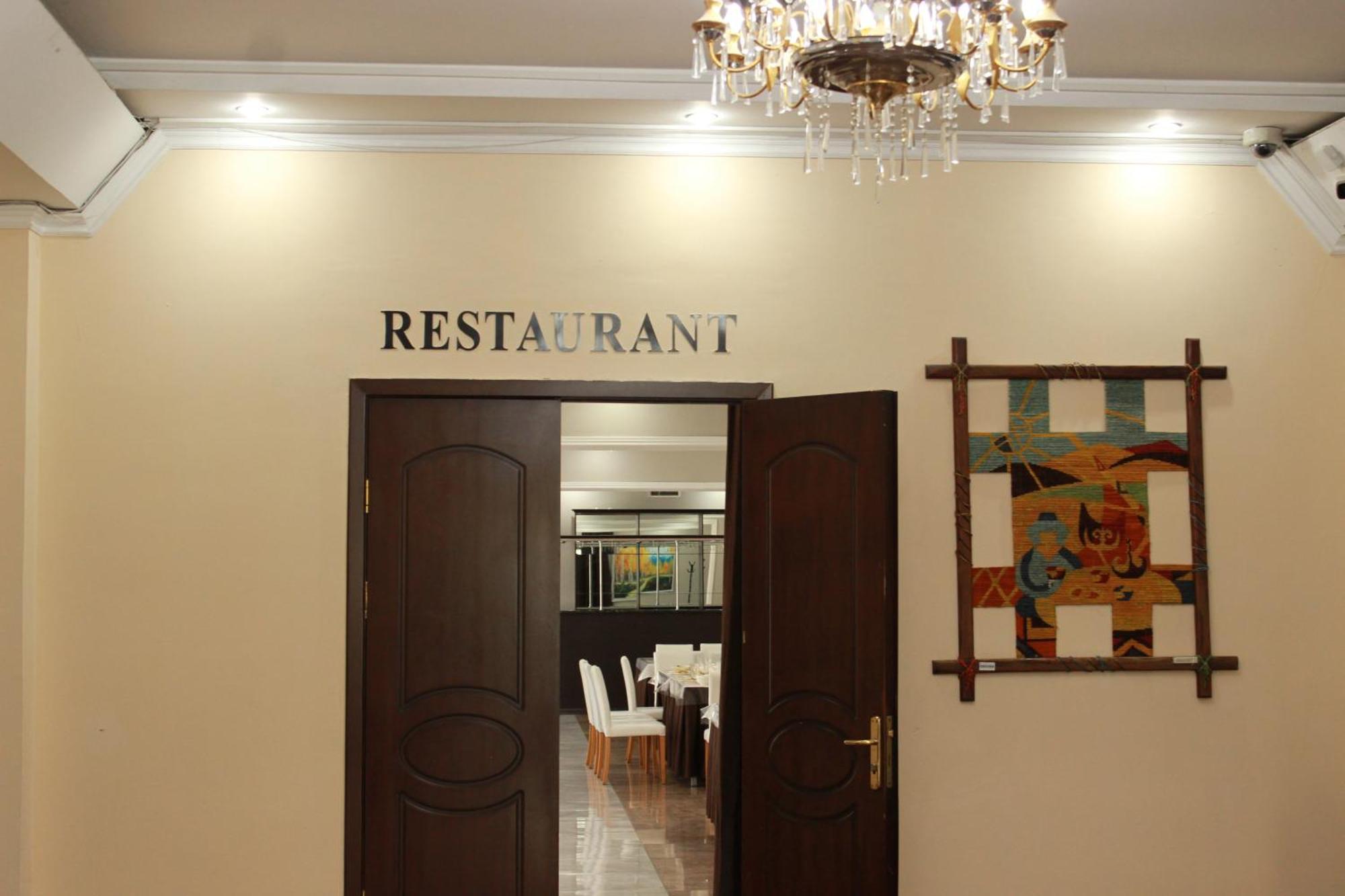 Yassy Hotel, Turkistan 外观 照片